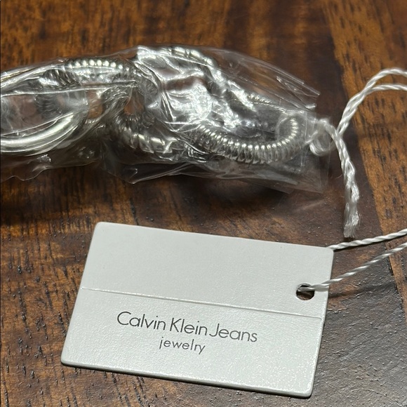 Silver Chain Link Bracelet - Picture 2 of 8